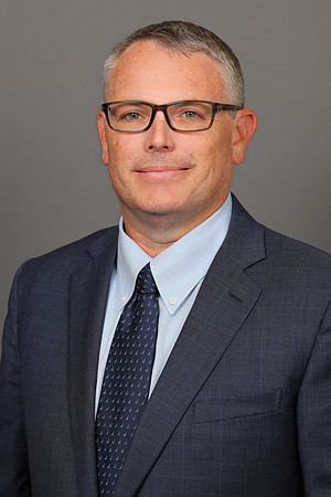 Robert Business Headshots-1