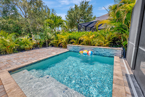 Brownlee 6518 Park Strand Dr.-64