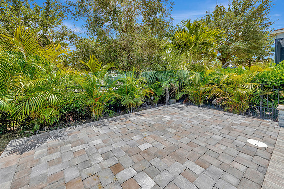 Brownlee 6518 Park Strand Dr.-65