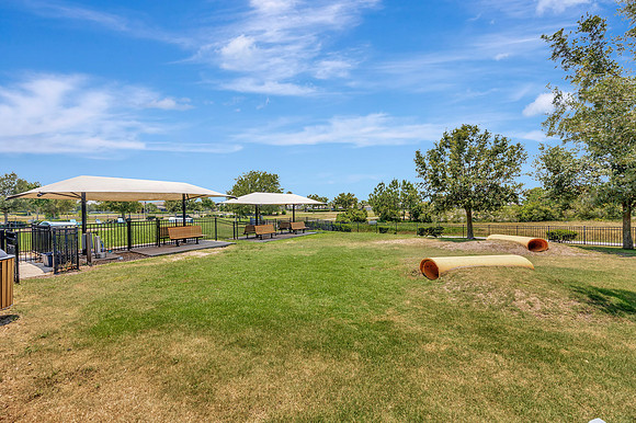 Brownlee 6518 Park Strand Dr.-77