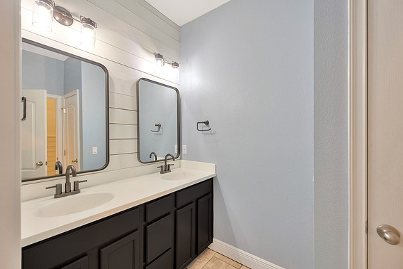 Brownlee 6518 Park Strand Dr.-18