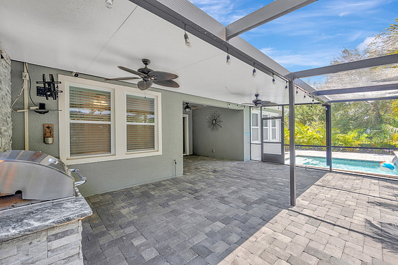 Brownlee 6518 Park Strand Dr.-63