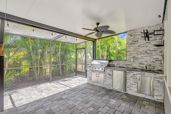 Brownlee 6518 Park Strand Dr.-57