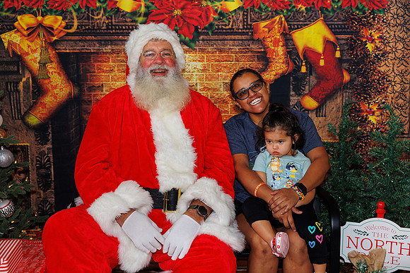Live Oak Christmas December 14th 2024-115