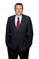 Dr. Lucio Gordan 4 No BG