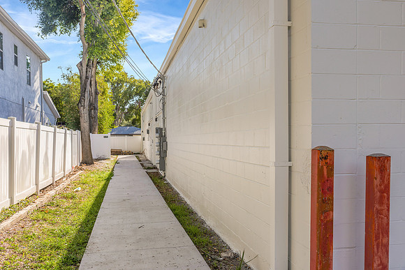 Tampa Constructors 4502 W. Kennedy Blvd.-14