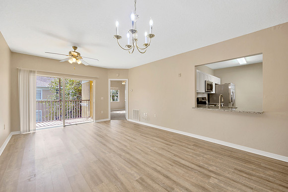 Zoey 9507 Grovesdale Cir #201-8