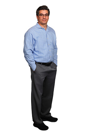 Dr. Gustavo Westin (22) No BG
