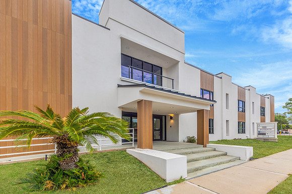 Tampa Constructors 2111 W. Swann Ave.-16