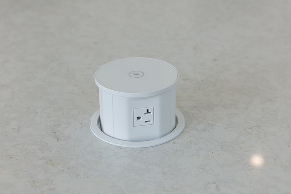 UR Cabinets CFL Eden Roc Cir Details-1
