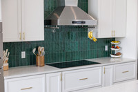 UR Cabinets CFL Eden Roc Cir Details-5