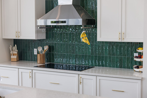 UR Cabinets CFL Eden Roc Cir Details-4