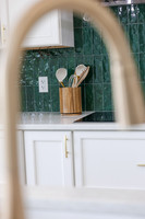 UR Cabinets CFL Eden Roc Cir Details-6