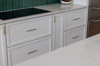 UR Cabinets CFL Eden Roc Cir Details-10