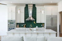 UR Cabinets CFL Eden Roc Cir Details-19