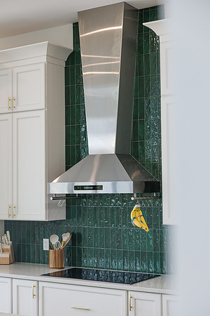 UR Cabinets CFL Eden Roc Cir Details-22