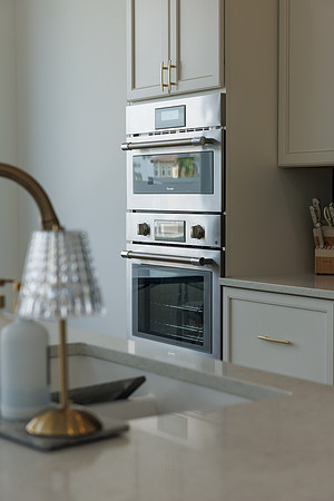 UR Cabinets CFL Eden Roc Cir Details-24