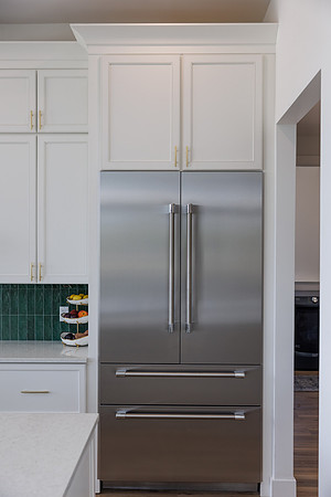 UR Cabinets CFL Eden Roc Cir Details-25