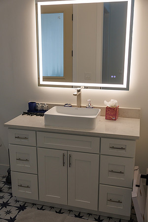 UR Cabinets CFL Eden Roc Cir Details-32