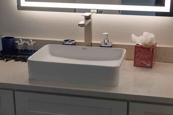 UR Cabinets CFL Eden Roc Cir Details-34