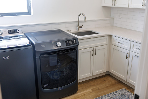 UR Cabinets CFL Eden Roc Cir Details-36