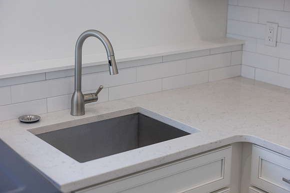 UR Cabinets CFL Eden Roc Cir Details-39