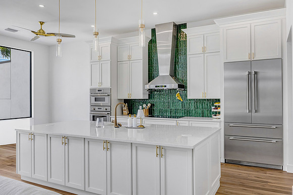 UR Cabinets CFL Eden Roc Cir-2