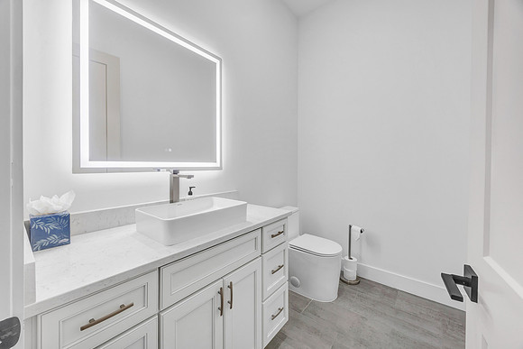 UR Cabinets CFL Eden Roc Cir-12
