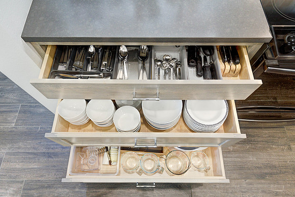 Miriam Cabinet Chic-24