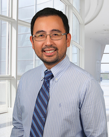 FCS Maxwell Tran MD VCC Headshots 4