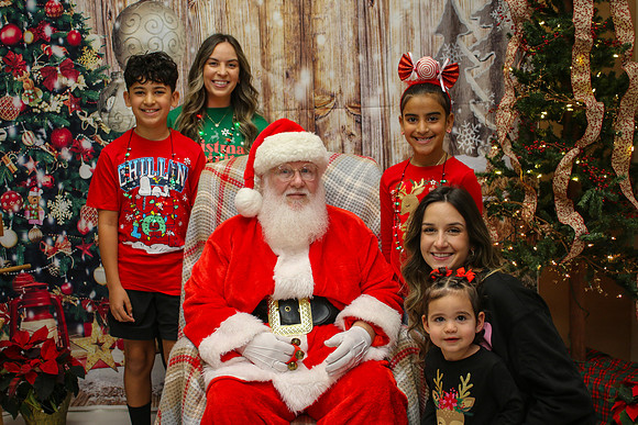 Mickey Keenan Pictures with Santa 2024-24