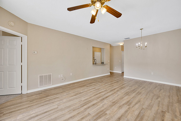 Zoey 9507 Grovesdale Cir #201-7