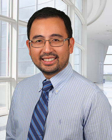 FCS Maxwell Tran MD VCC Headshots 3