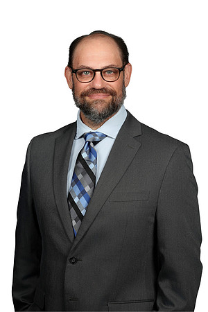 Lowell Walters Headshot White 5