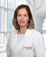 FCS Amelie Auclerc Headshot 2