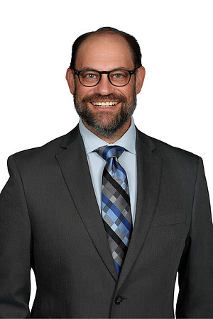 Lowell Walters Headshot White 1