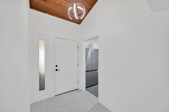 Candy Smith 818 Pinewood Ct-2