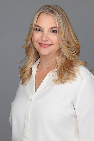 Kelly Hendry Headshots-10