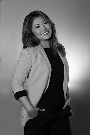 Angie Wetzel Headshot