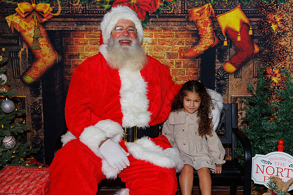 Live Oak Christmas December 14th 2024-22