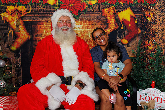 Live Oak Christmas December 14th 2024-116