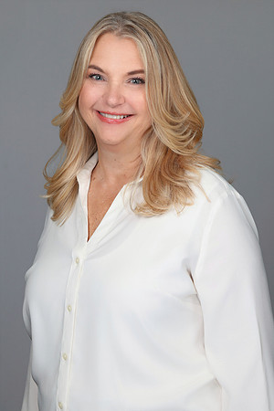 Kelly Hendry Headshots-11