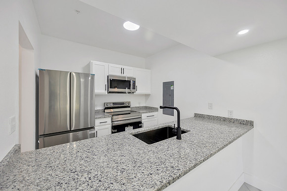 Candy Smith 818 Pinewood Ct-9
