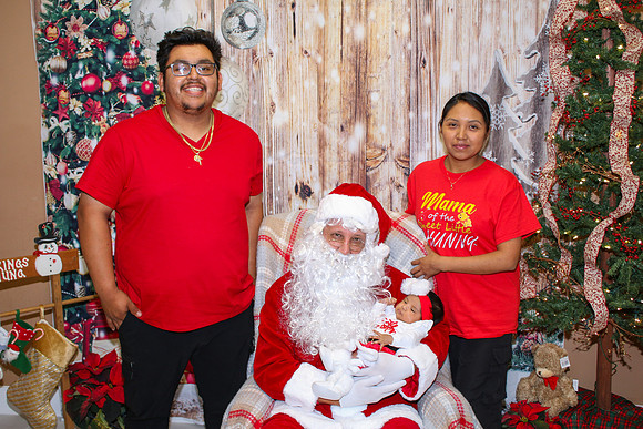 Mickey Keenan Pictures with Santa 2024-76