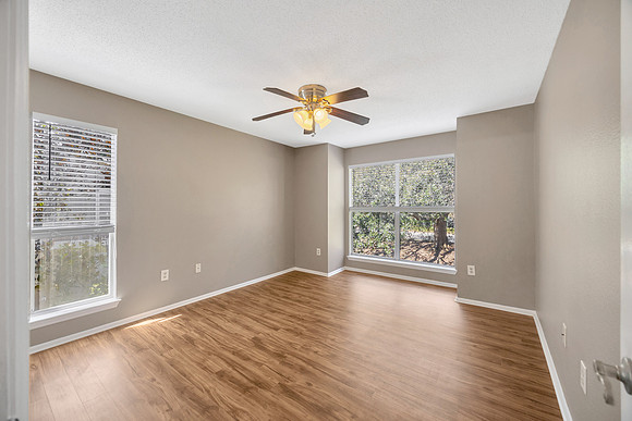 Michelle 9481 Highland Oak Dr. #606-17