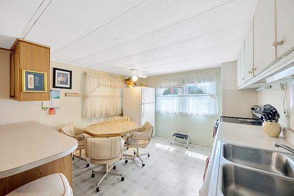Ashley Caye 39221 Sabal Ave.-19