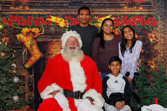 Live Oak Christmas December 14th 2024-111