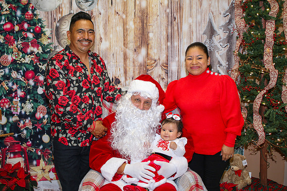 Mickey Keenan Pictures with Santa 2024-79