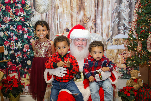 Mickey Keenan Pictures with Santa 2024-20