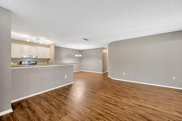 Michelle 9481 Highland Oak Dr. #606-2